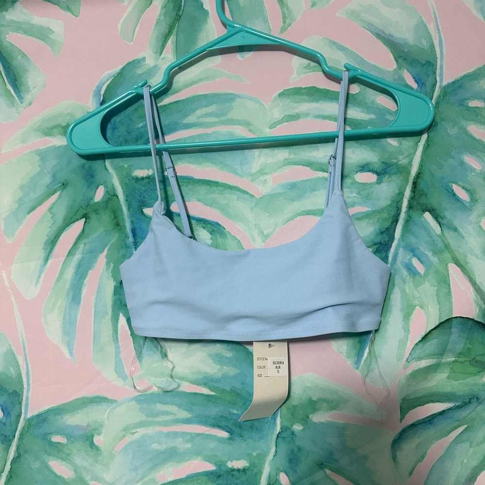 iHeartRaves Nitro Crop Top, size Small in Blue
